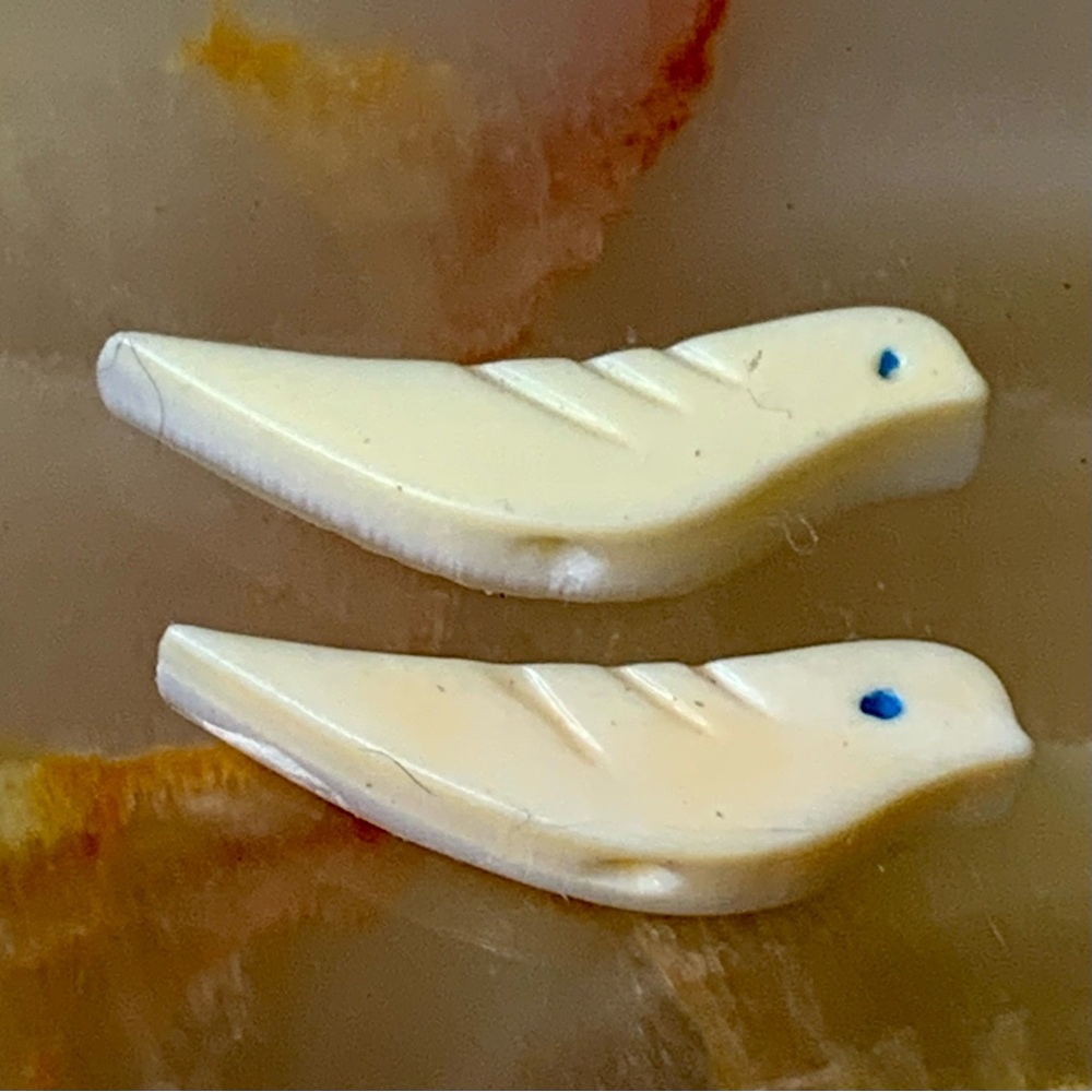 2 Bone Bird Fetish Beads Drilled Native American Style Carved Jewelry Animals .8 - Picture 2 of 8